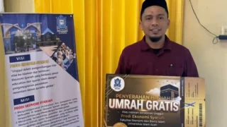 Raih Akreditasi Unggul, Kaprodi Ekonomi Syariah UIA Dapat Hadiah Umrah